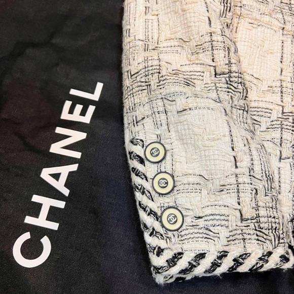 Chanel Jacket - Picture 4 of 7